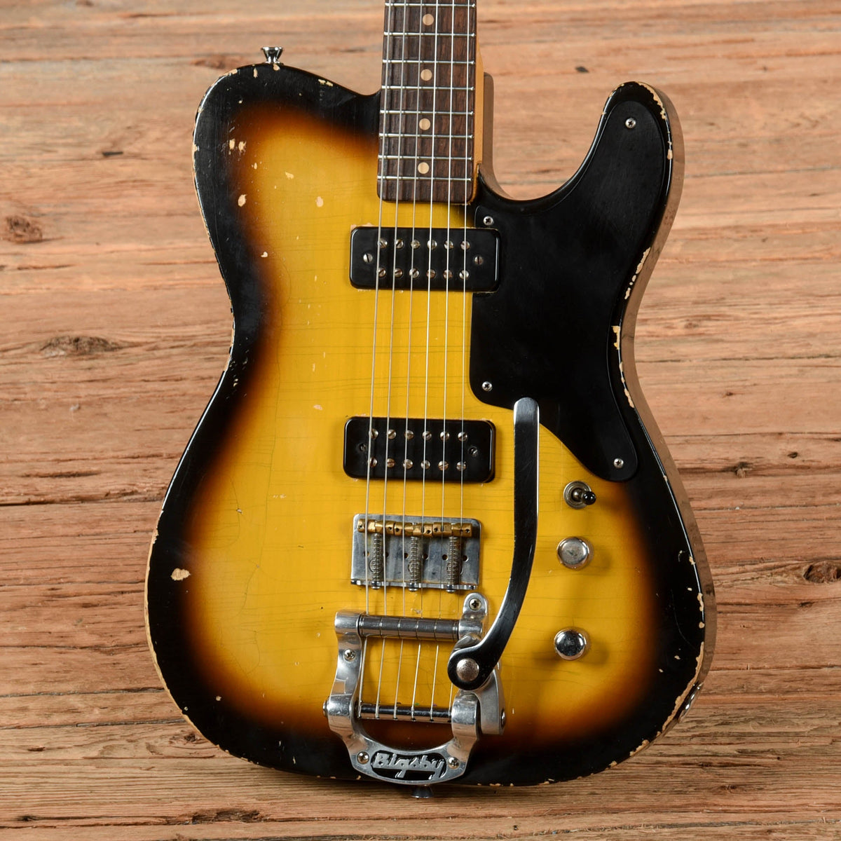 TMG Scarlett Nigel Hendroff Signature Sunburst 2013 - View 2 | MusicMarket