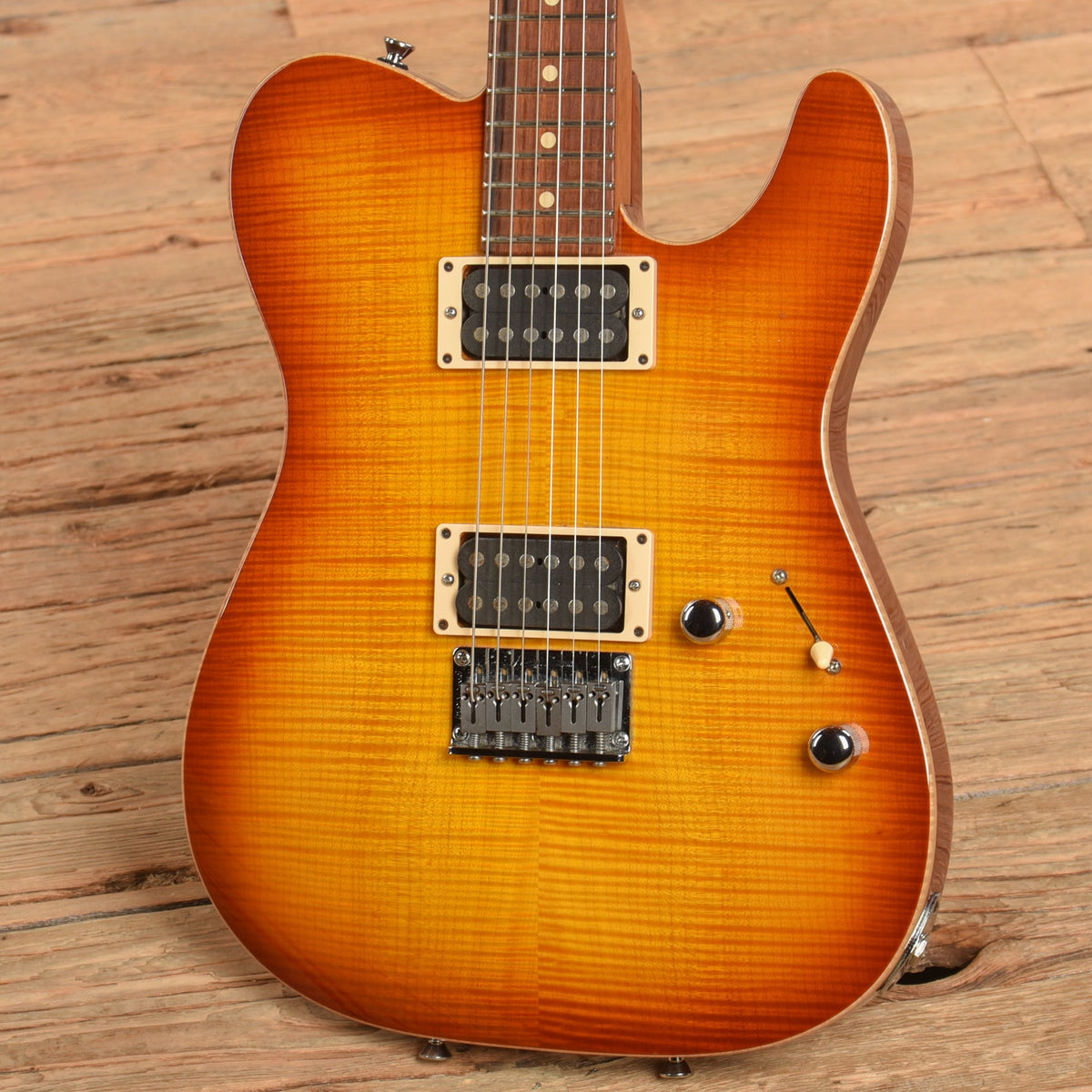 Tom Anderson Hollow T Cobra Sunburst 2000 - View 2 | MusicMarket