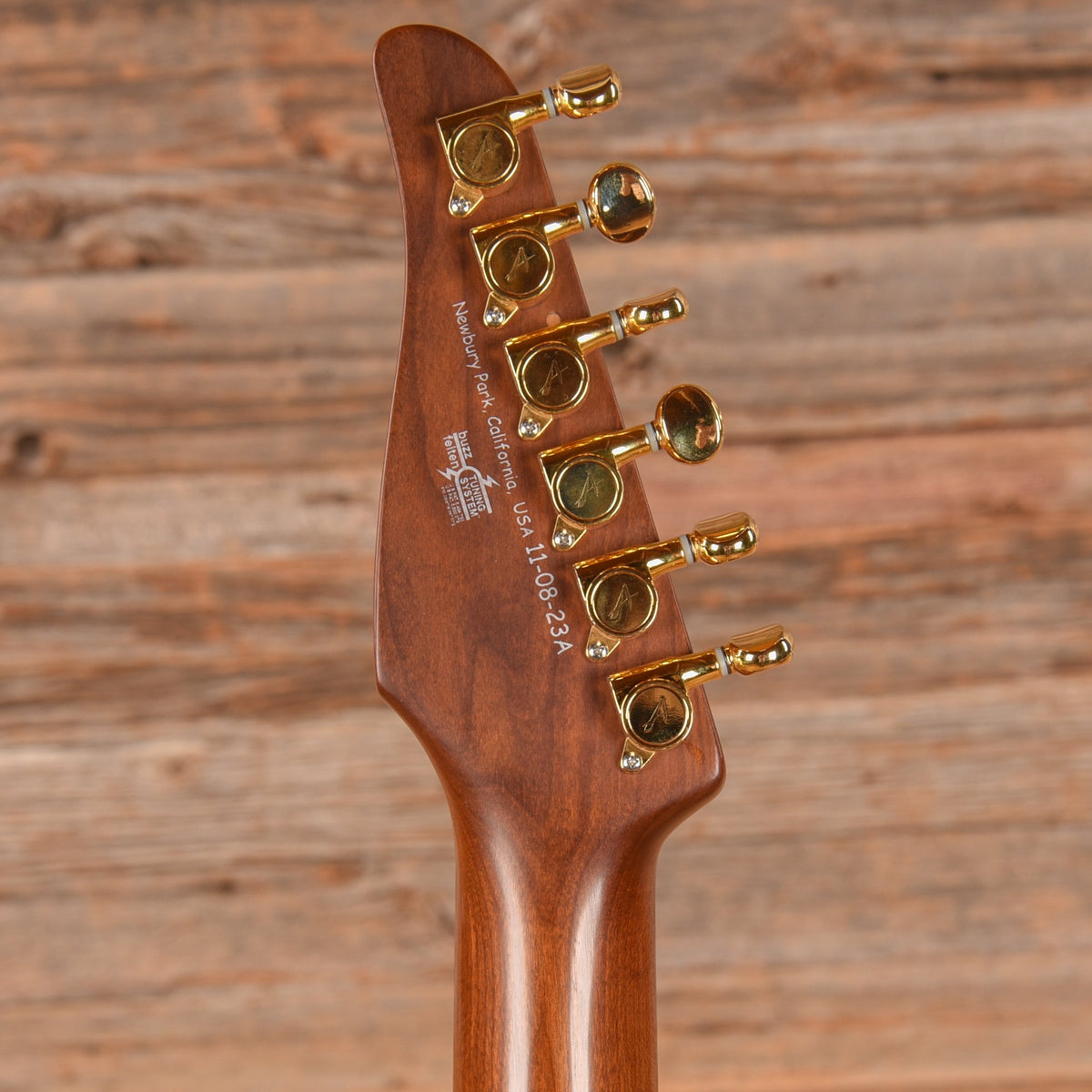 Tom Anderson Top T Icon Walnut 2023 - View 7 | MusicMarket