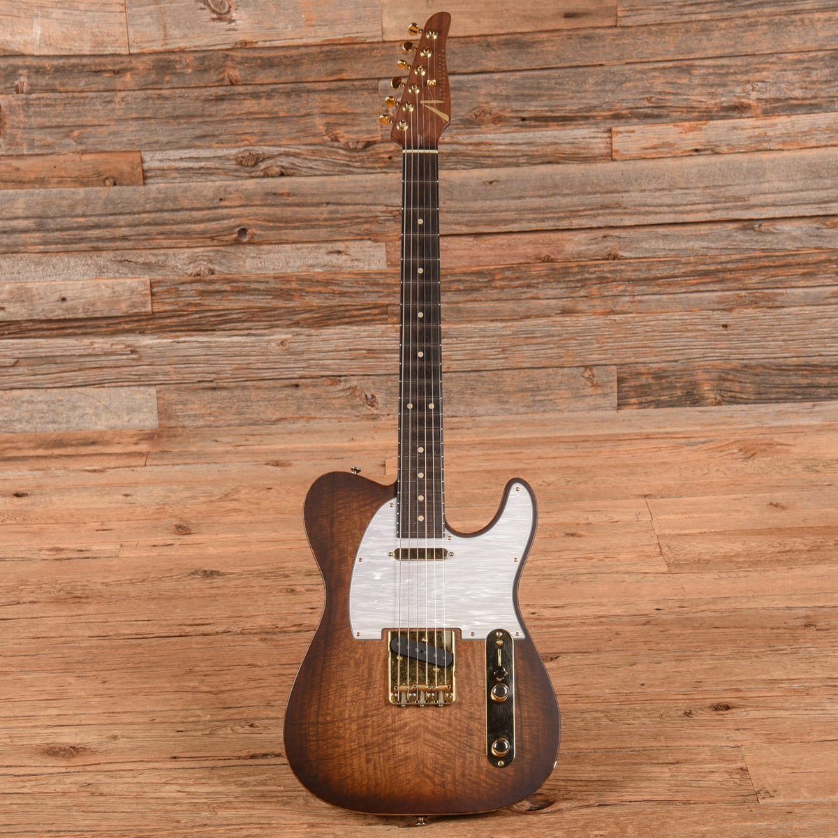 Tom Anderson Top T Icon Walnut 2023 - View 4 | MusicMarket