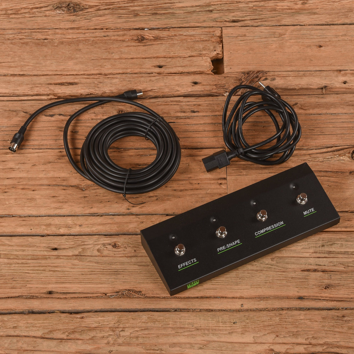 Trace Elliot TE-1200 1200-Watt Bass Amp Head - View 3 | MusicMarket