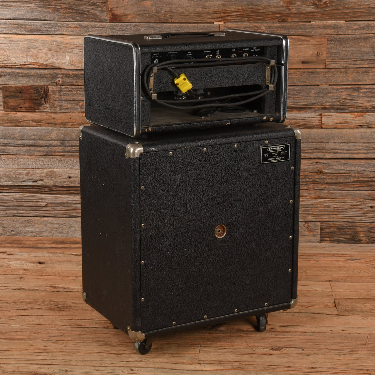 Traynor YBA-1 Bass Master 40-Watt Guitar / Bass Amp Head w/Matching 1x15 Cabinet - View 2 | MusicMarket