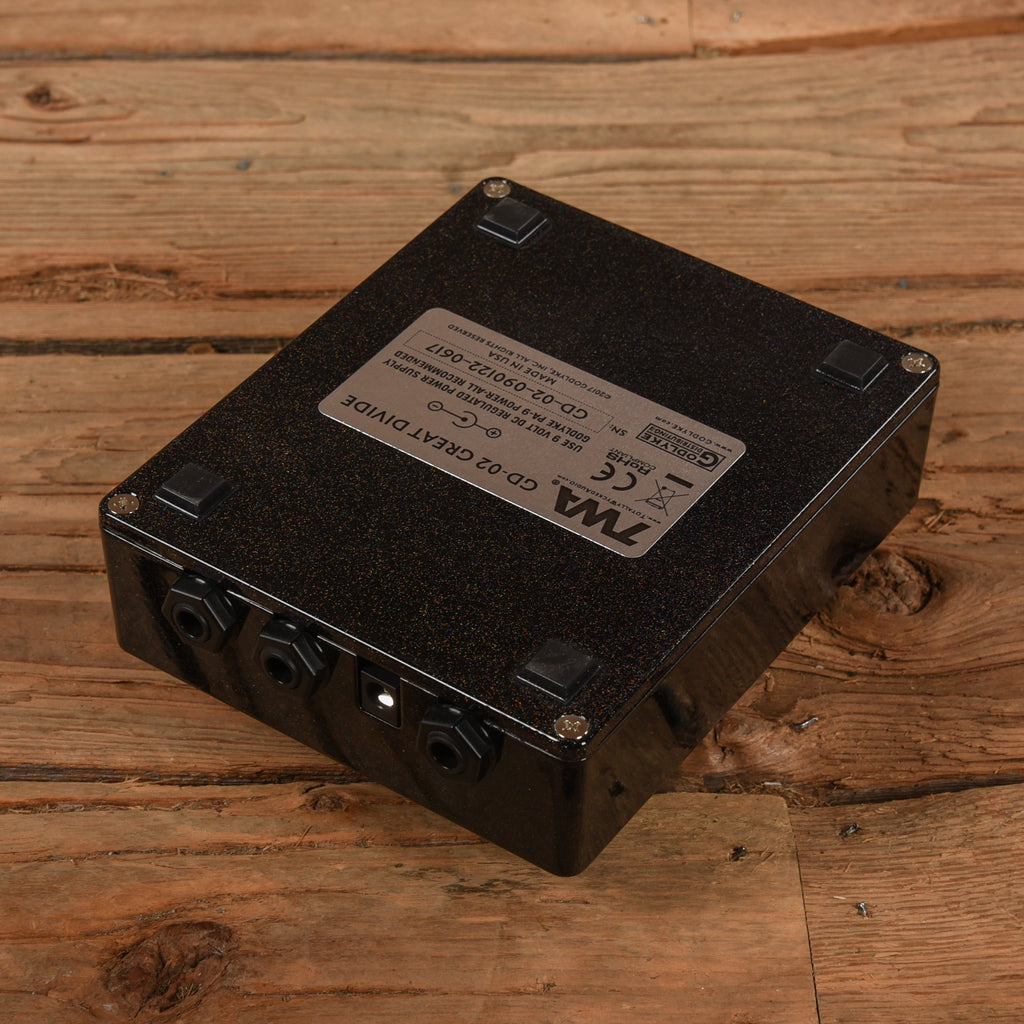 TWA GD-02 Great Divide Multi-Voice Octaver - View 2 | MusicMarket