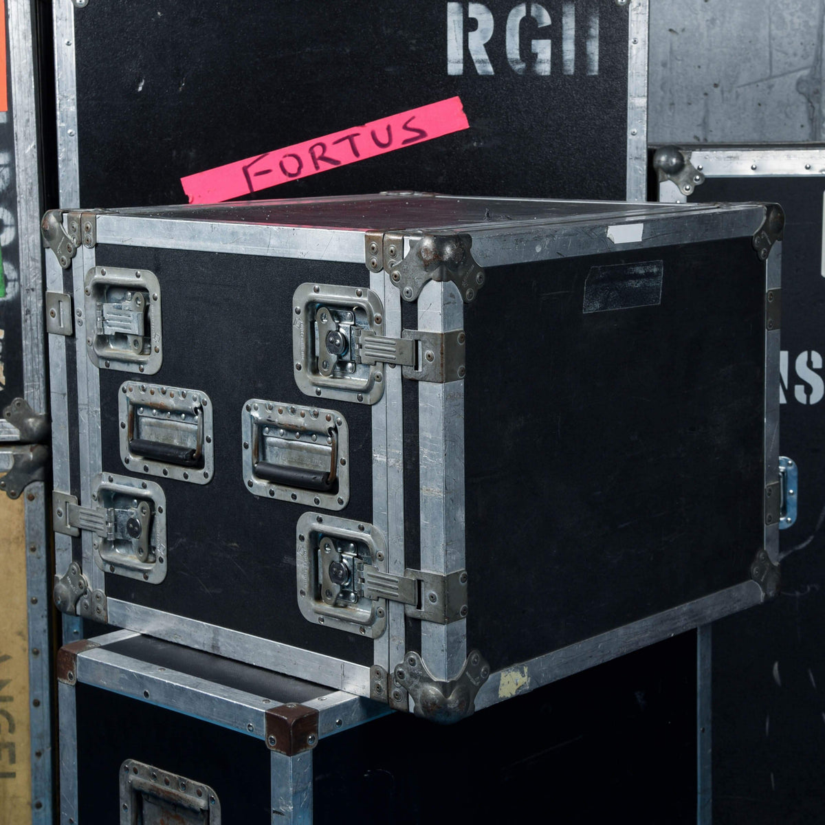 Unbranded ATA Floating Rack 8-Space - View 2 | MusicMarket