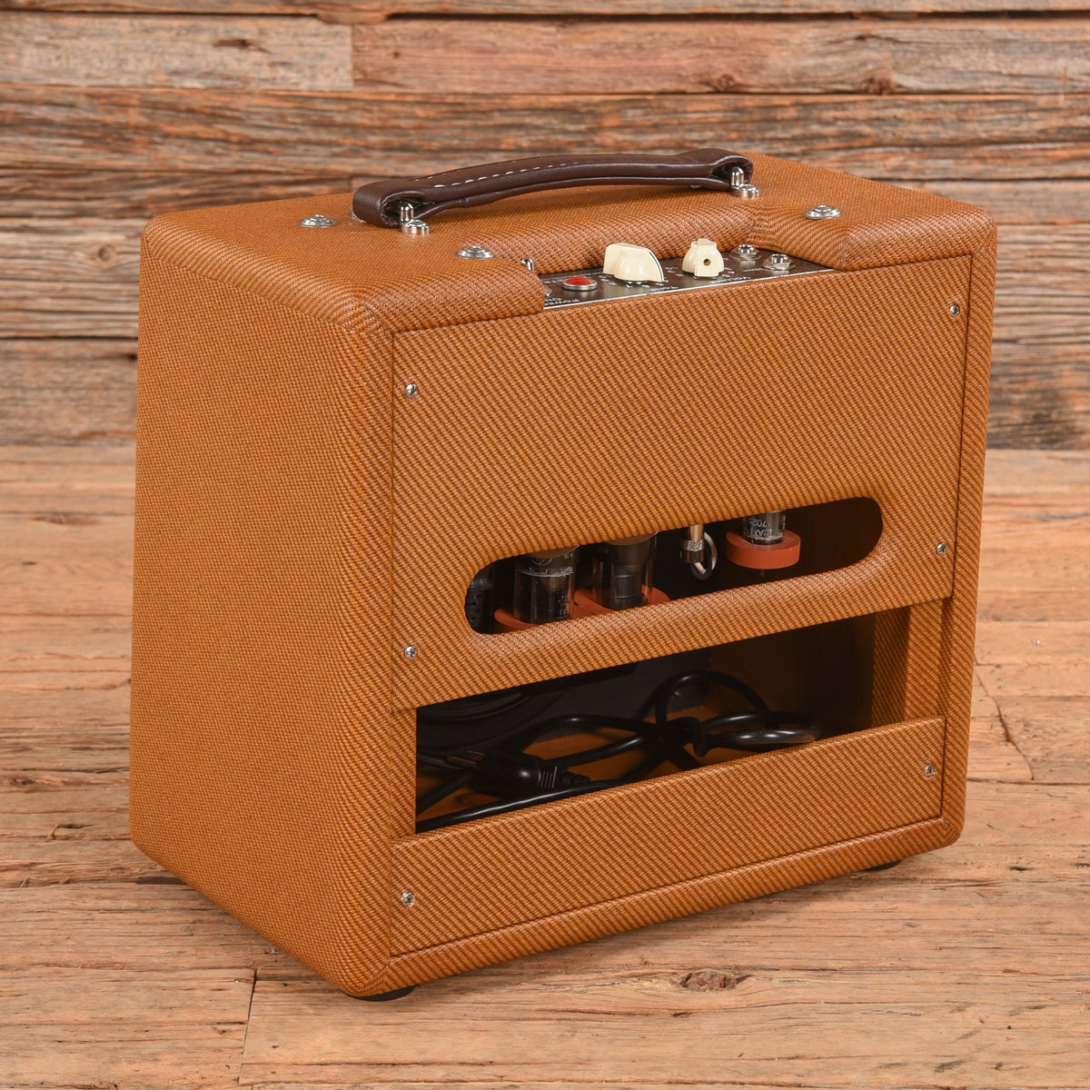 ValveTrain 205 5-Watt 1x8" Guitar Combo - View 2 | MusicMarket