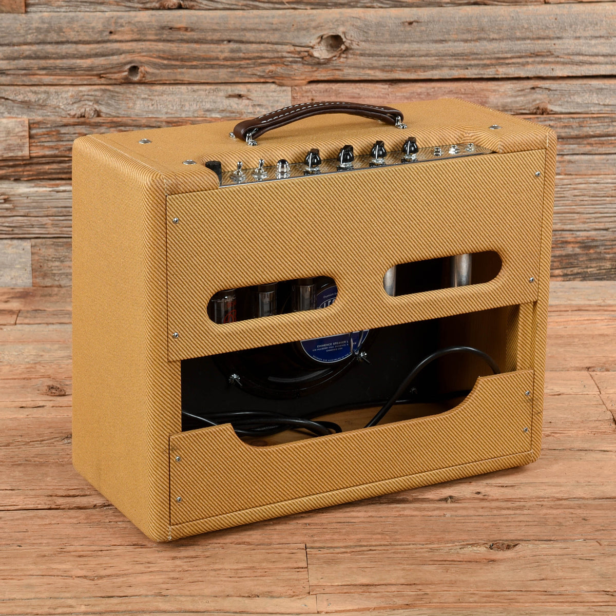Victoria Chicago Lux Combo - View 2 | MusicMarket