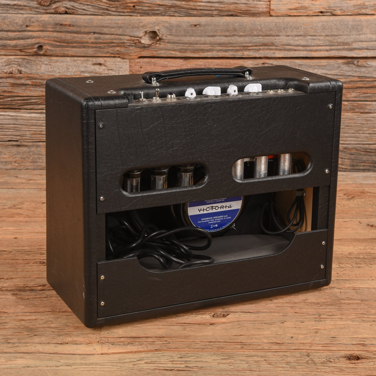 Victoria Club Deluxe 20-Watt 1x12" Guitar Combo - View 2 | MusicMarket