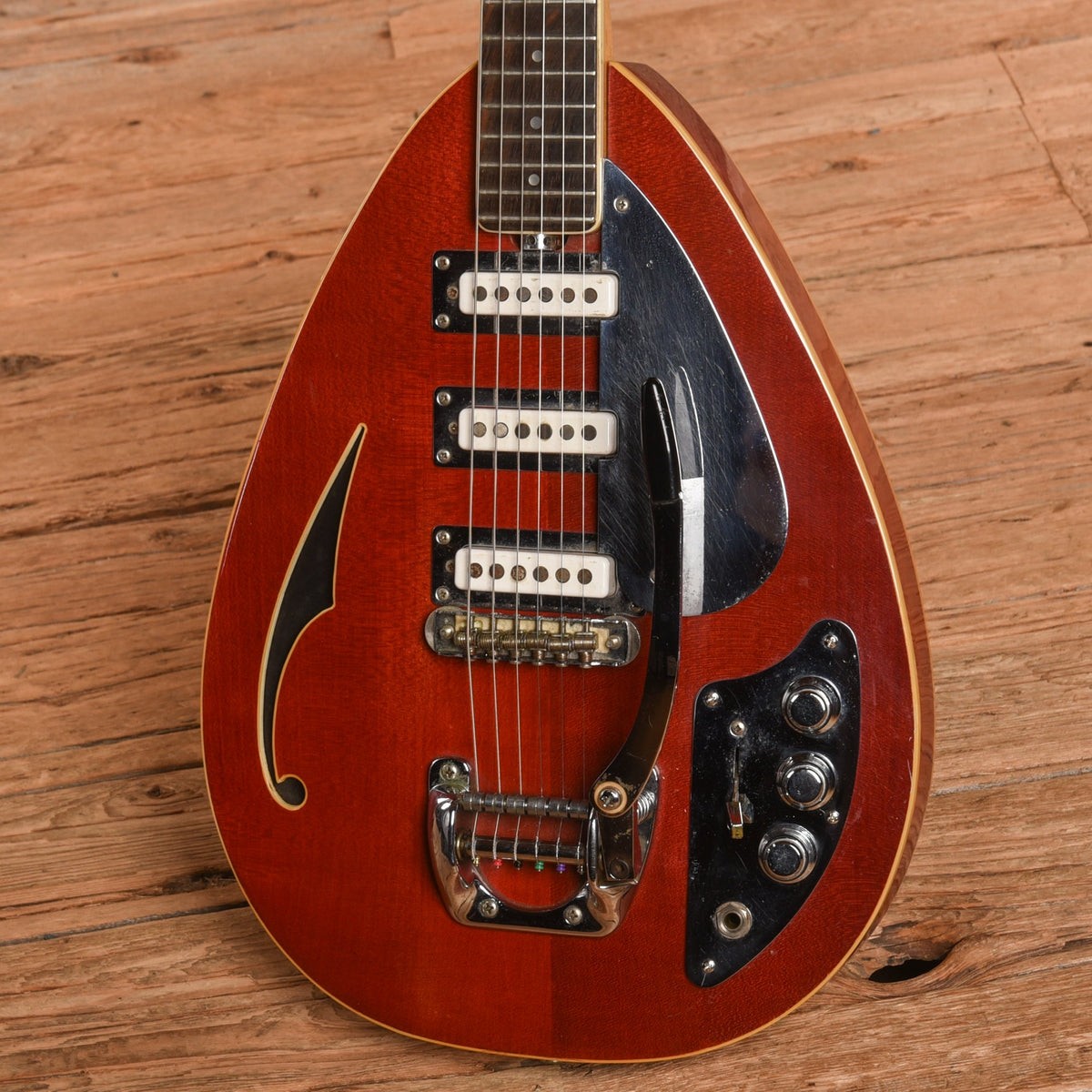 Vox Mark VI Cherry 1967 - View 2 | MusicMarket