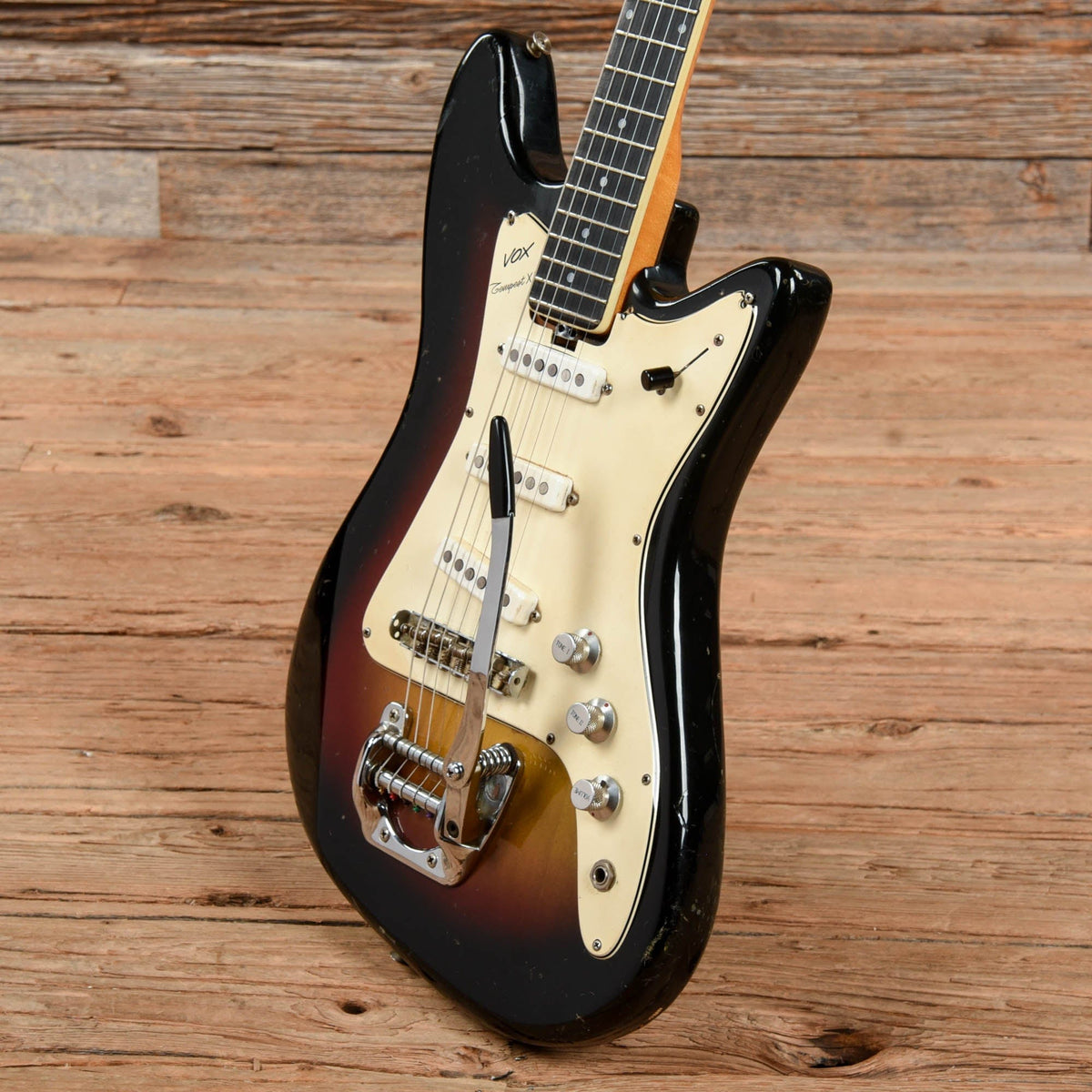 Vox Tempest Sunburst 1967 - View 2 | MusicMarket
