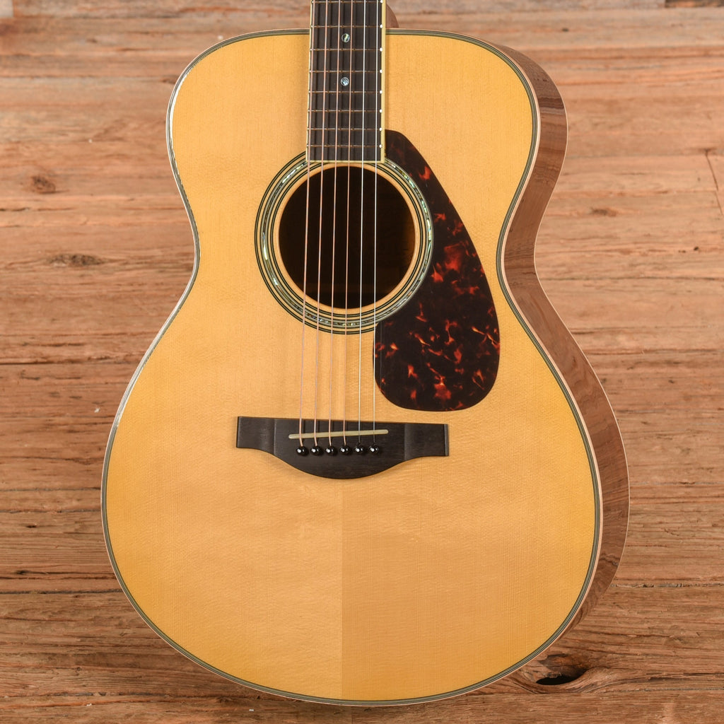 Yamaha LS16 Natural 2018 - View 2 | MusicMarket