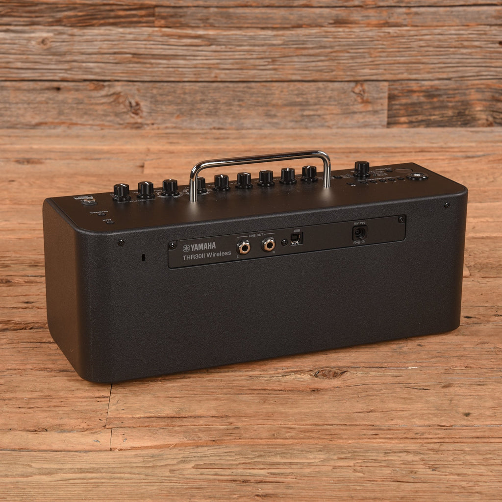 Yamaha THR30II-WL 30-Watt 2x3.5" Wireless Stereo Digital Modeling Guitar Combo - View 2 | MusicMarket