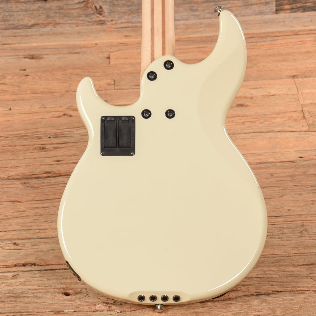 Yamaha BB1024X White - View 3 | MusicMarket