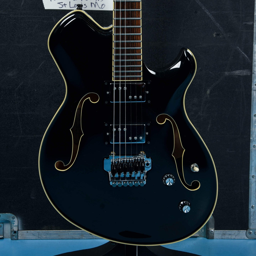 Yamaha CV820WB Wes Borland Black - View 3 | MusicMarket