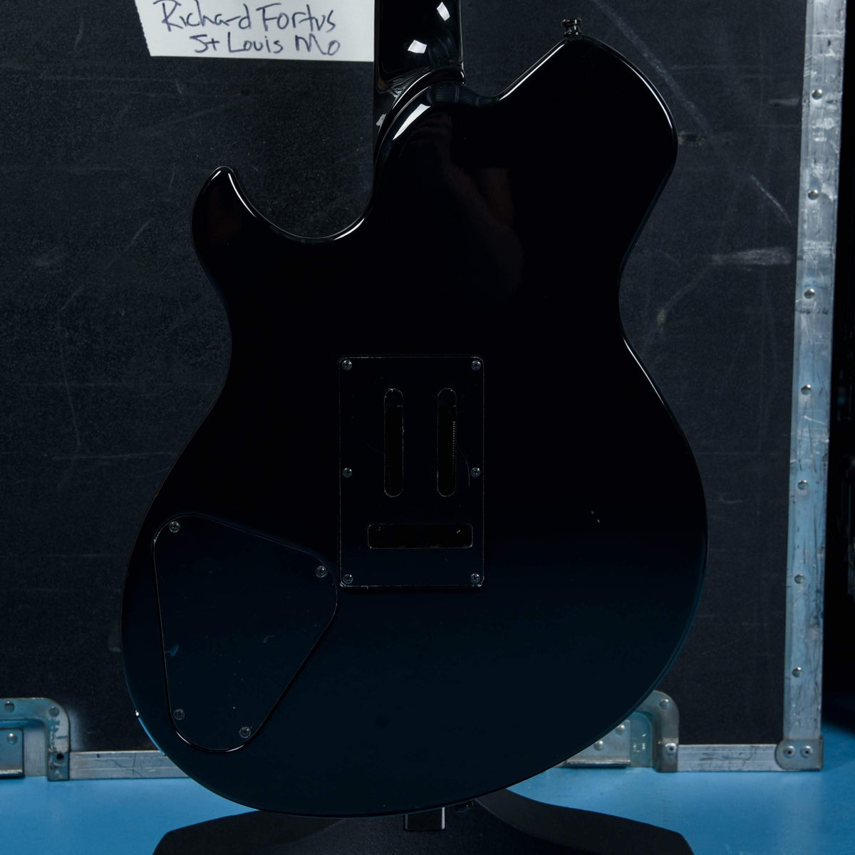 Yamaha CV820WB Wes Borland Black - View 4 | MusicMarket