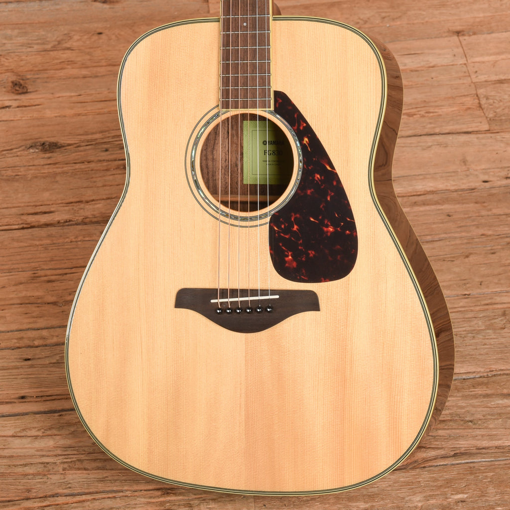 Yamaha FG830 Natural - View 2 | MusicMarket