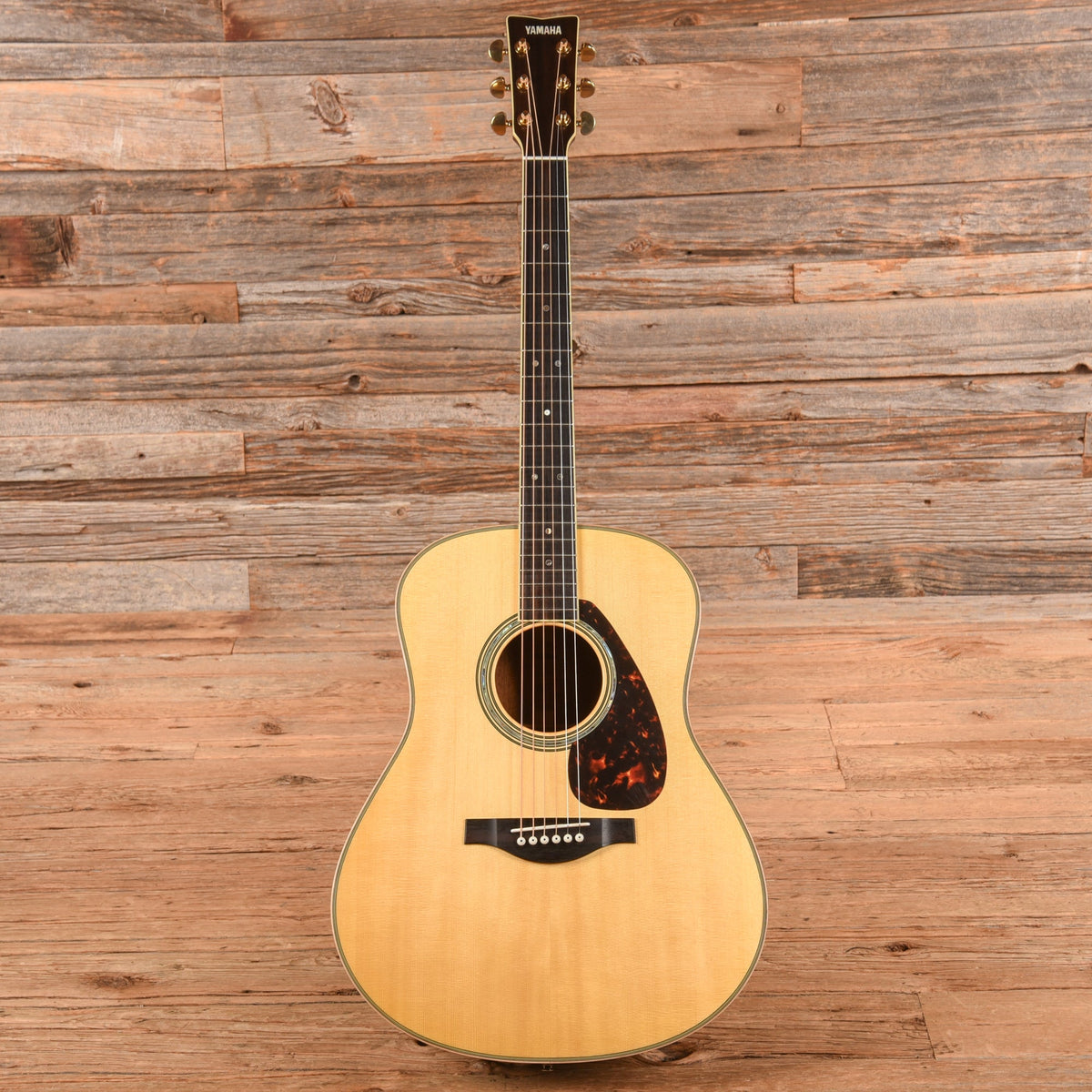 Yamaha LL16M Jumbo Acoustic Natural - View 4 | MusicMarket